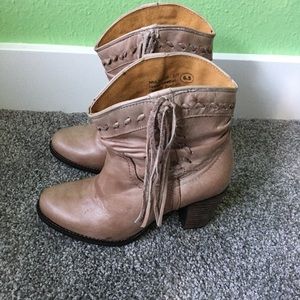 Naughty monkey boots 👢 (6.5)